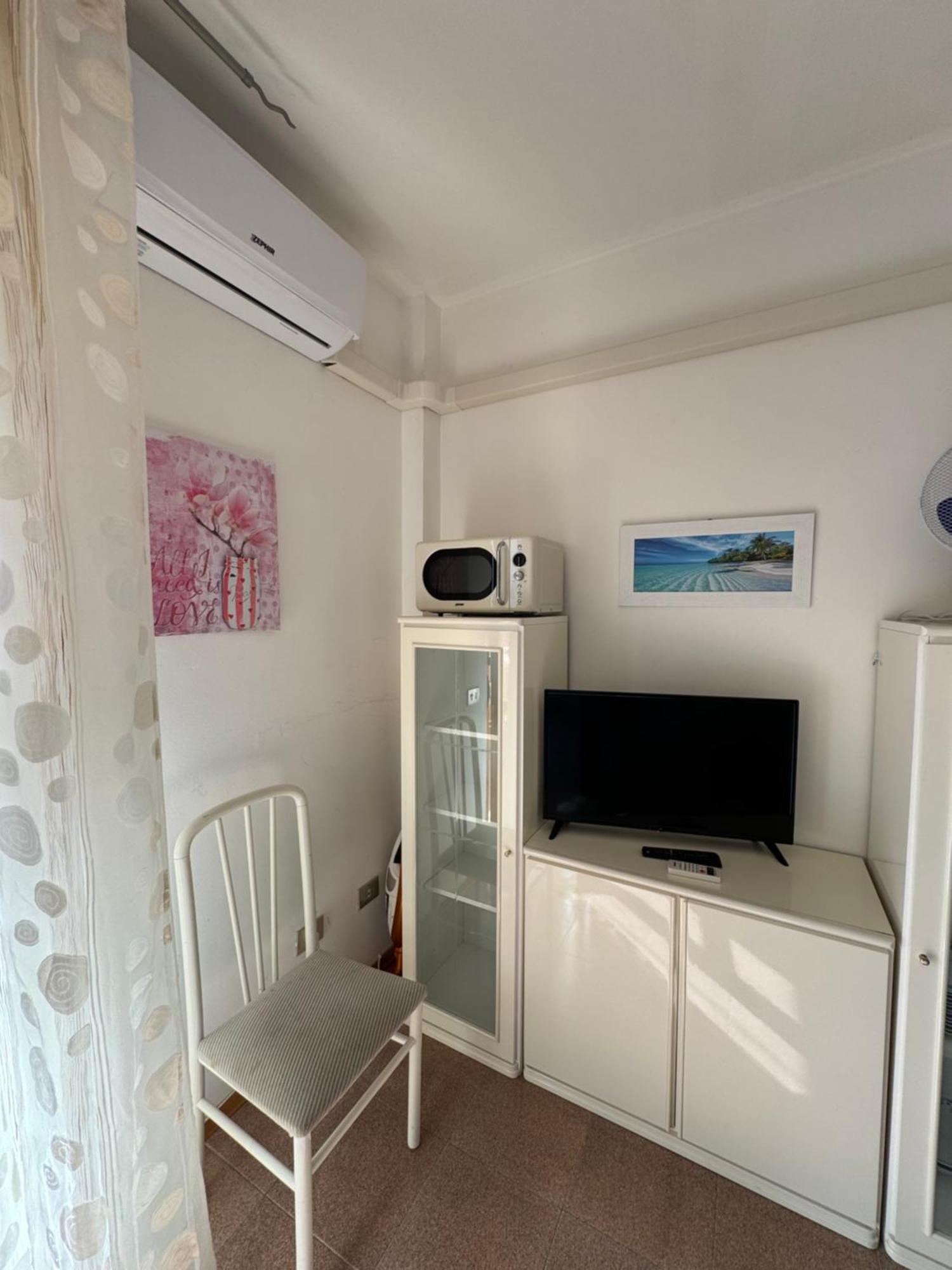 Alghero Sun & Sea - Spiaggia A 50 Metri ภายนอก รูปภาพ